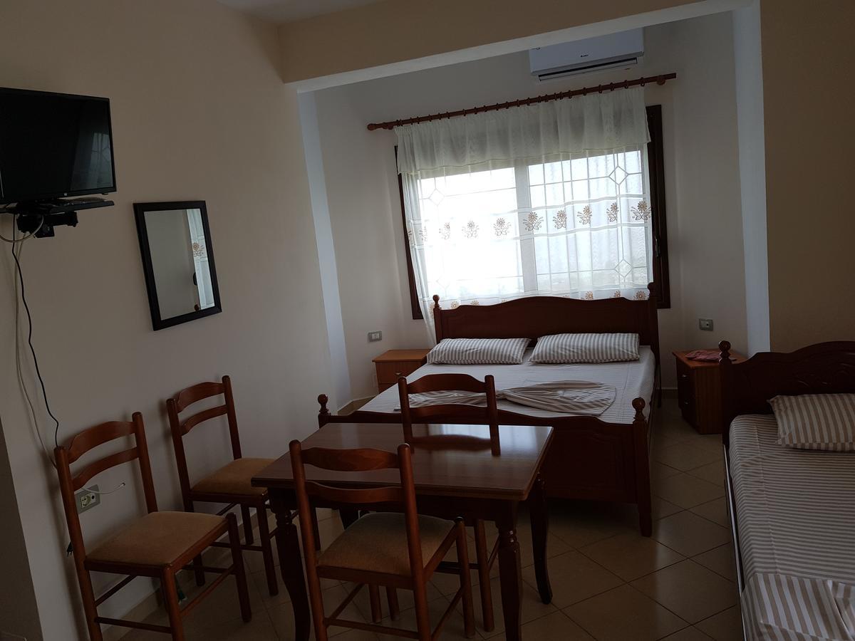 Sarandë Eglent'S Tourist House酒店 外观 照片