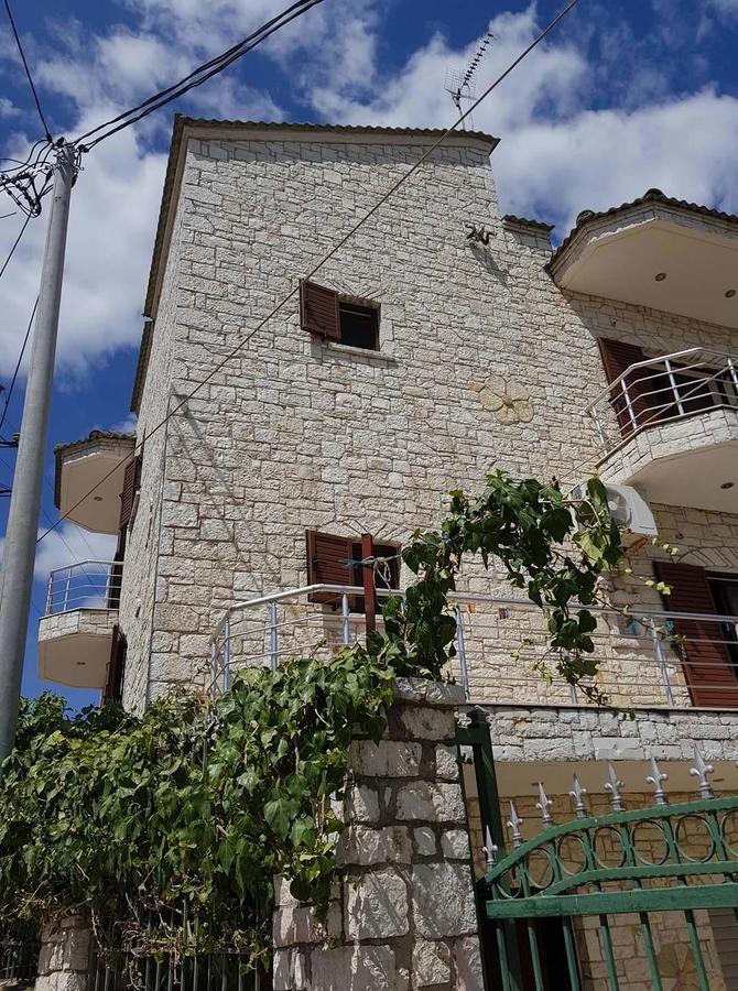 Sarandë Eglent'S Tourist House酒店 外观 照片